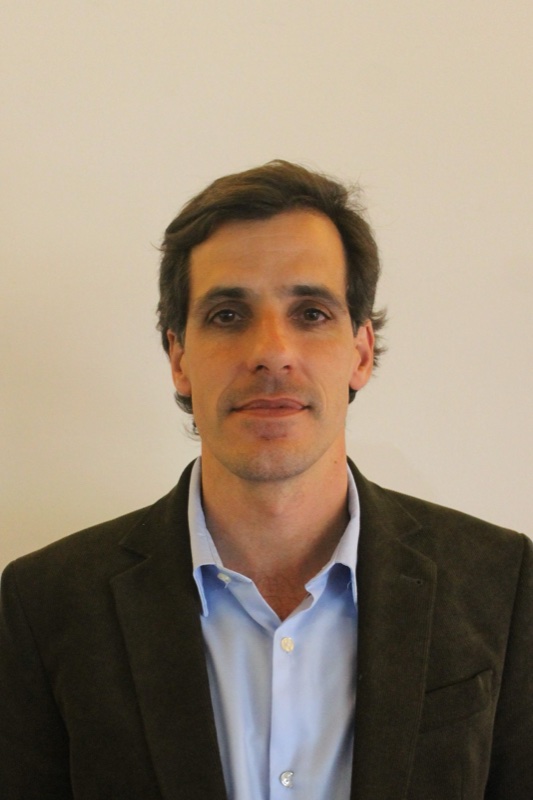 Dr. Fernando Bargo